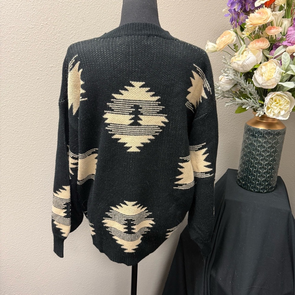 Sterling Kreek Black Aztec Southwestern Knit Sweater Pullover Size Small - Picture 3 of 7